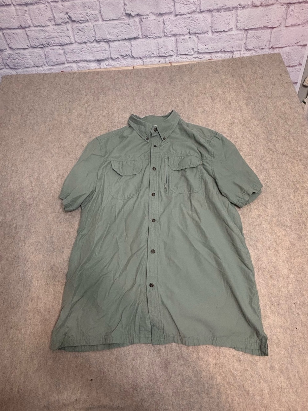 Field & Stream Short-Sleeve Button-Down Shirt in Sage Green
